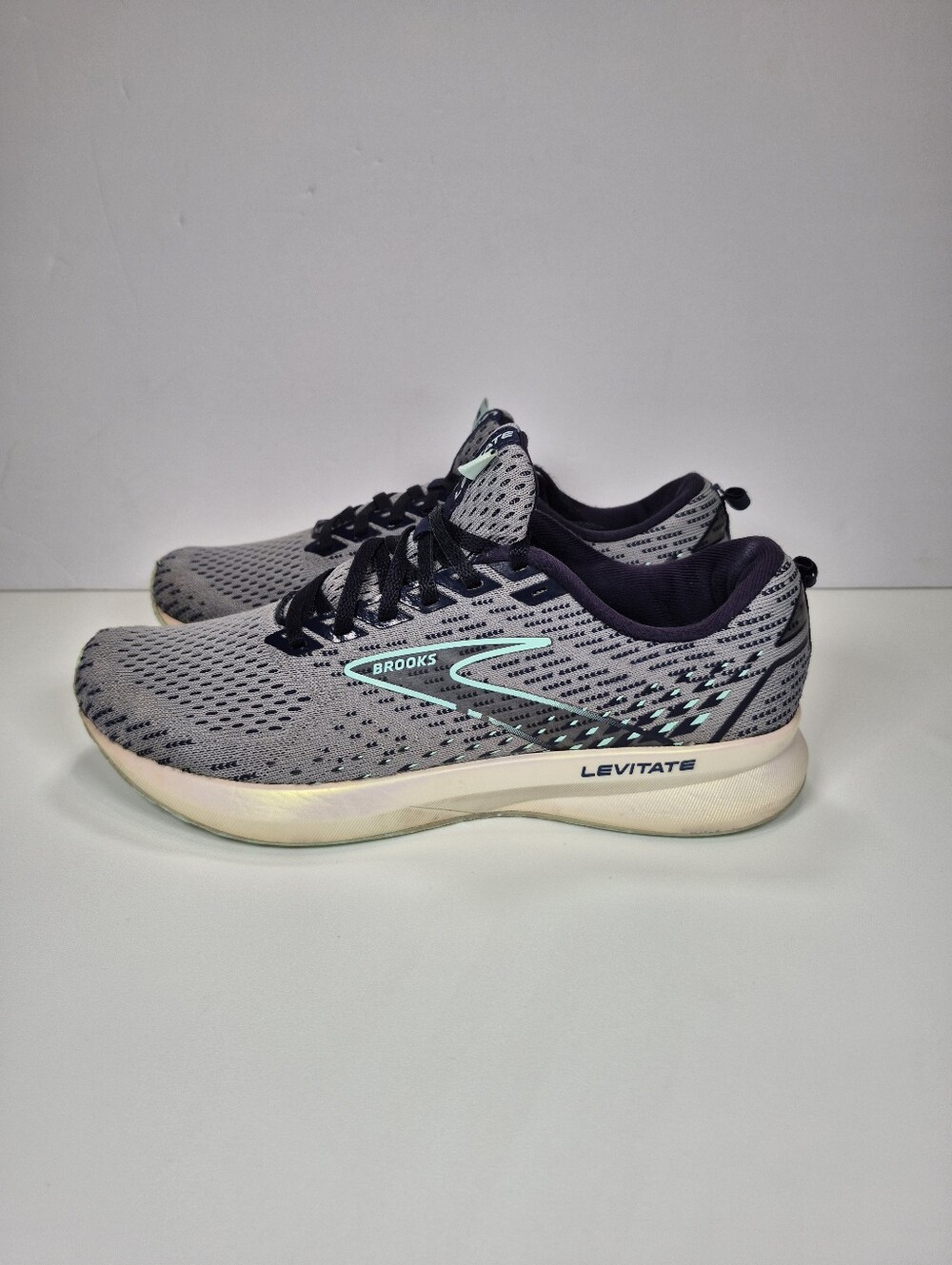 2022 Mint Brooks Levitate 5 Running Shoes Womens Size 8 USA / 6 UK  1203571B069